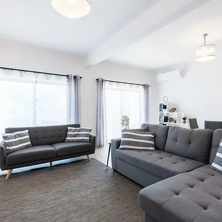 Lovelystay - Design Riverview City Centre Apartment