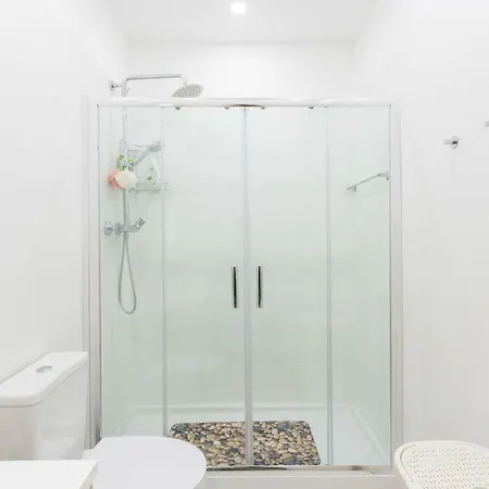 Lovelystay - Design Riverview City Centre Apartment Portimao